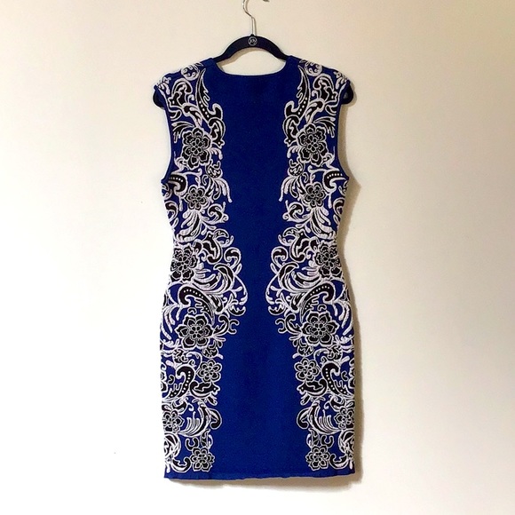 BCBGMaxAzria Size Large Blue + White Knit Ellena Dress - Picture 2 of 11